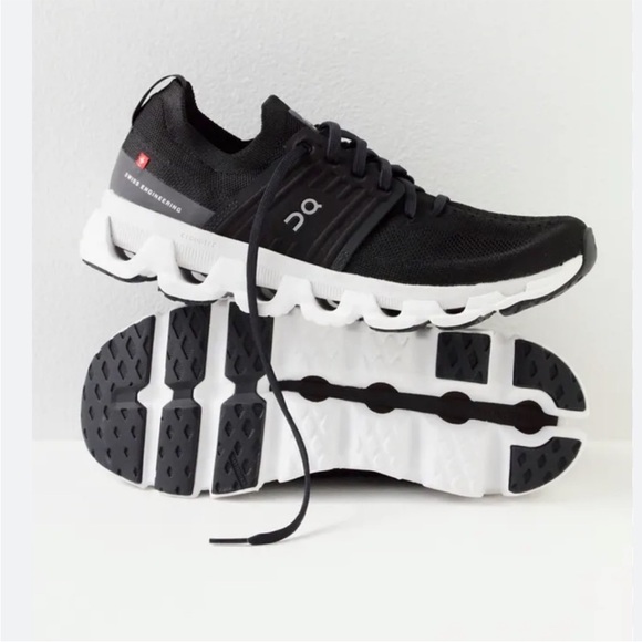 On Cloudswift 3 Running Color: All Black Shoe men 12.5 preowned